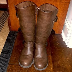 Little girls brown boots
